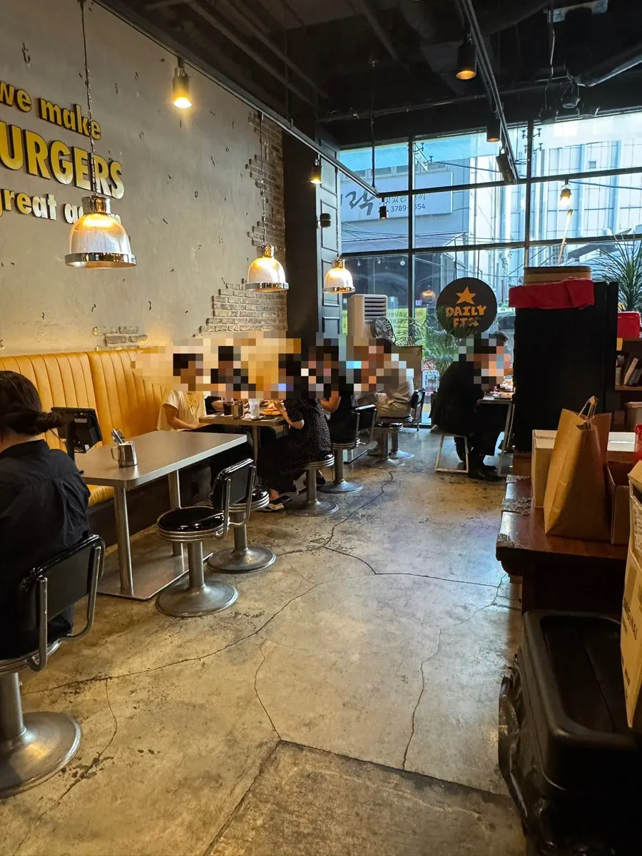 Interior view of Daily Fix Euljiro
