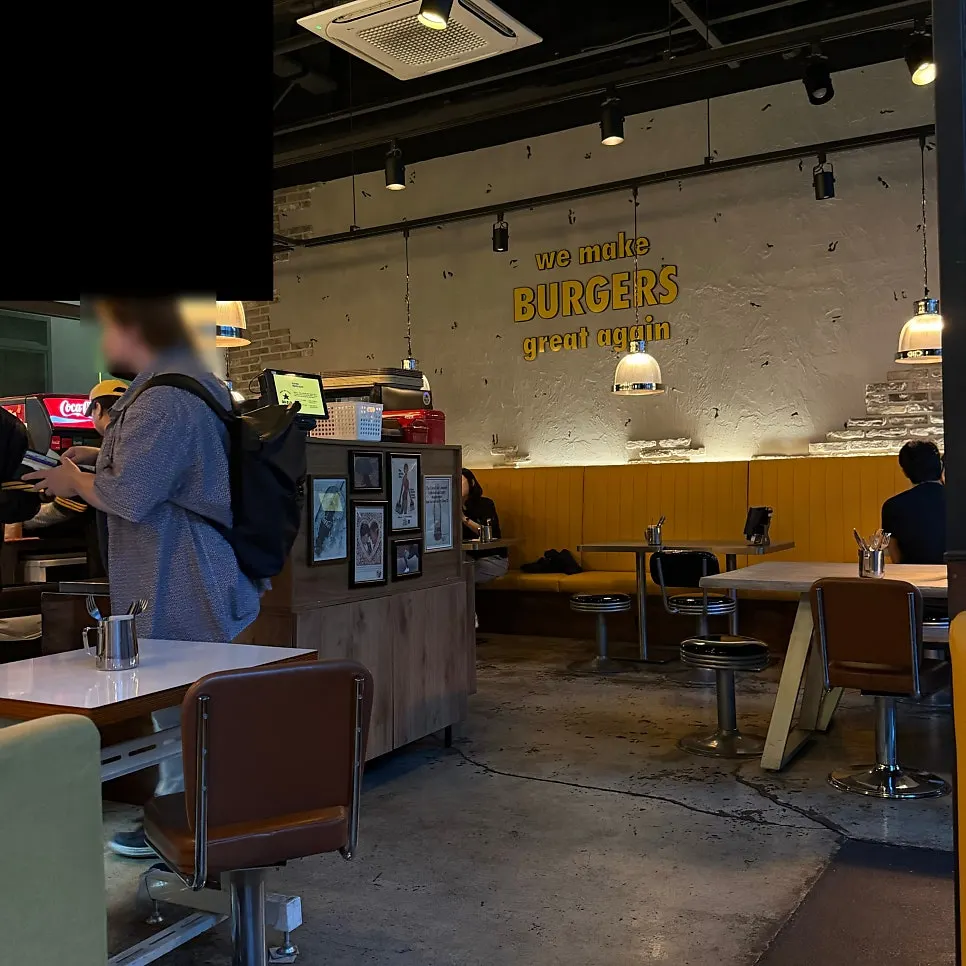 Daily Fix Euljiro exterior with yellow neon sign