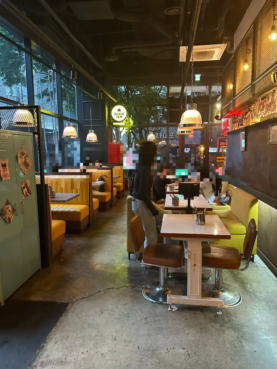 데일리픽스 을지로 좌석과 조명
