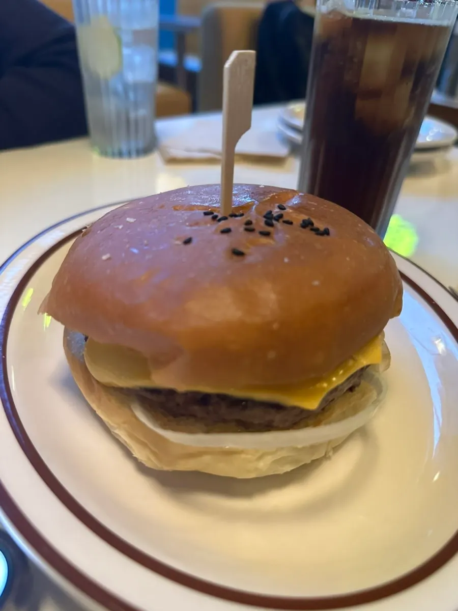 데일리픽스 을지로 한우 패티 치즈버거