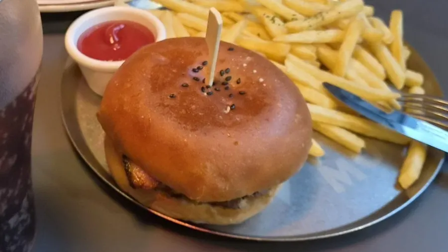 Bacon Cheese Burger set with fries