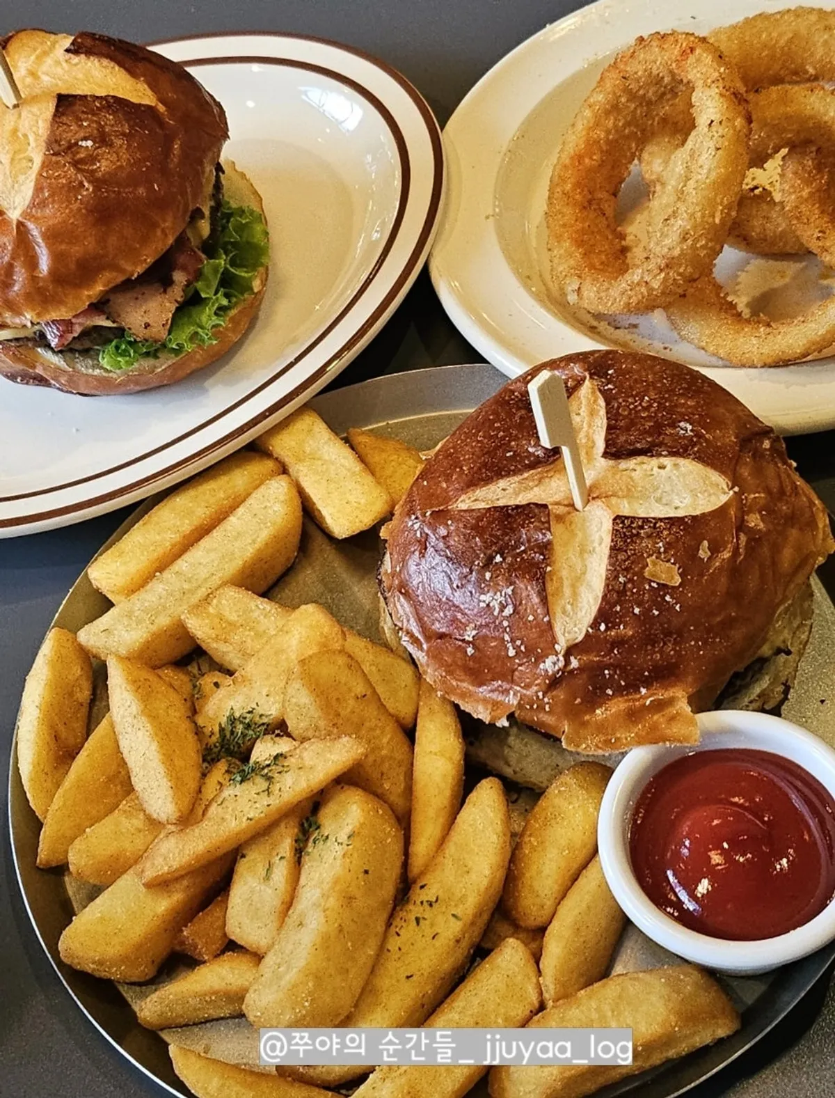 Signature burger shot at Daily Fix Euljiro