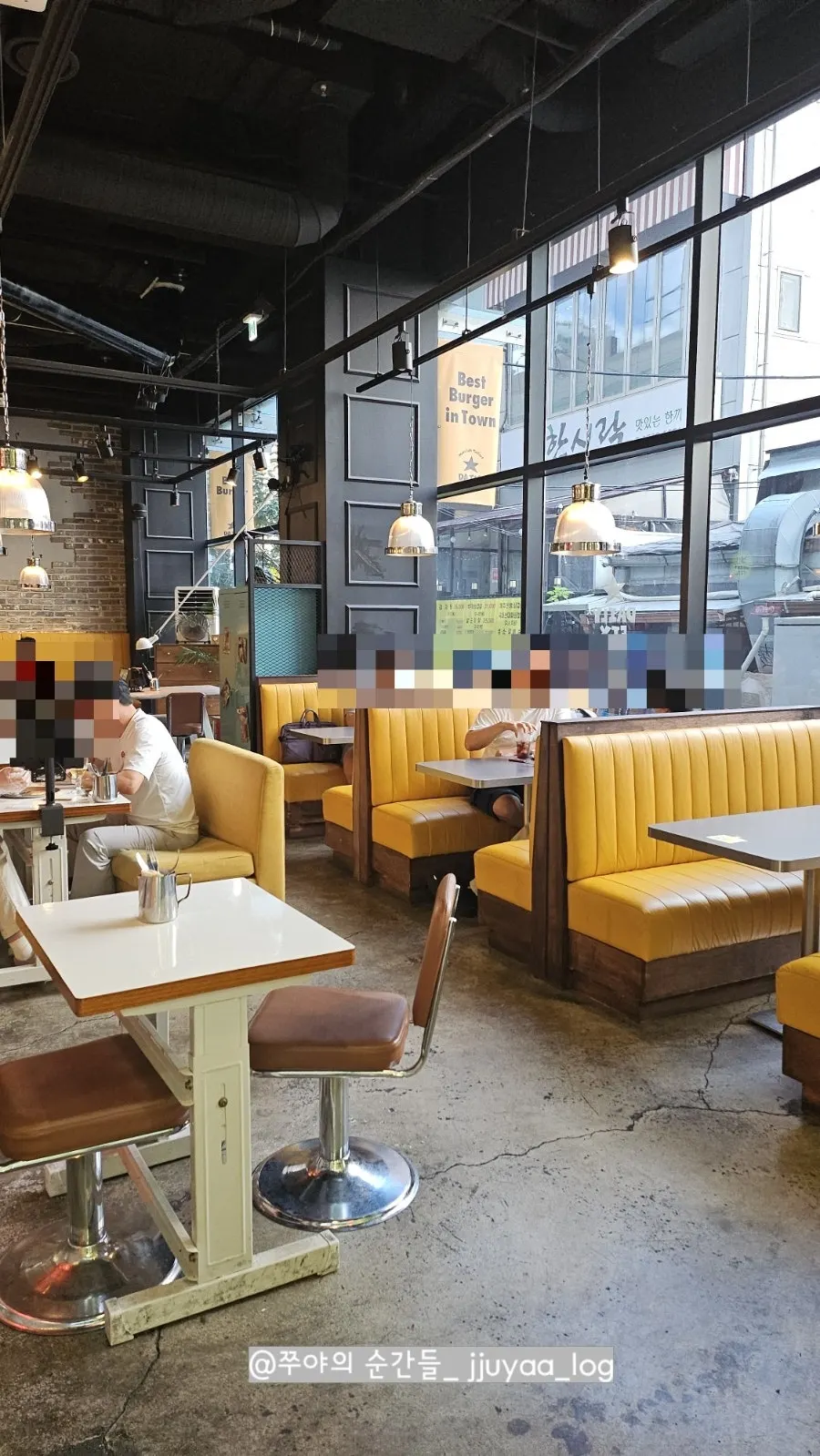 Industrial-style interior of Daily Fix Euljiro