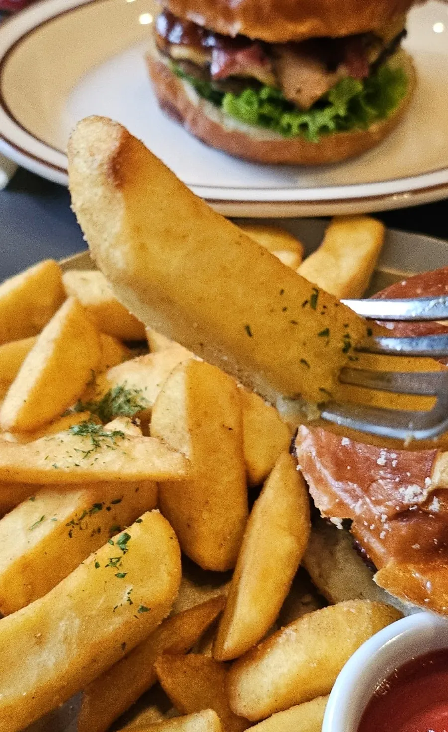 Bacon cheese burger at Daily Fix