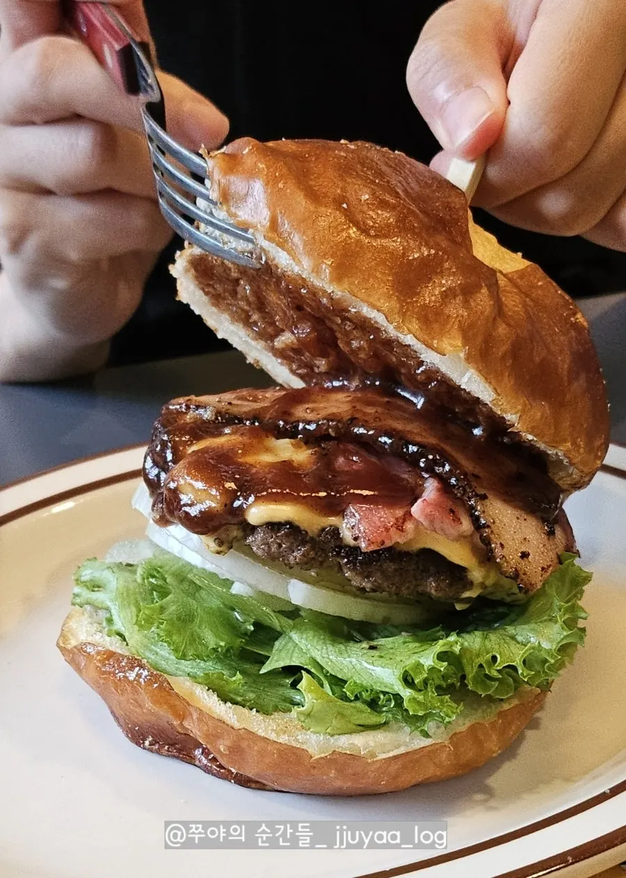 Hawaiian burger at Daily Fix