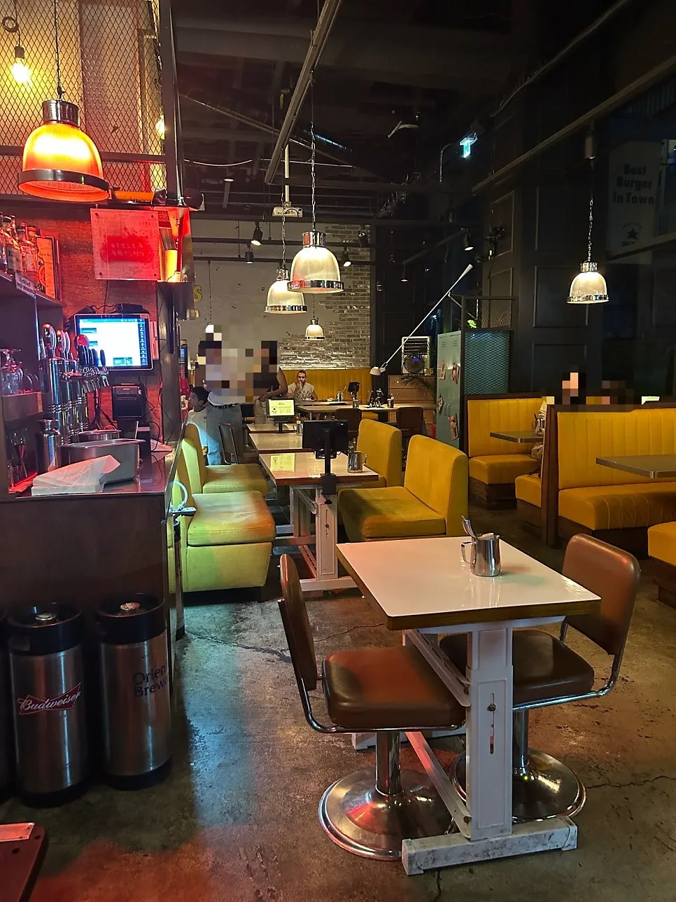 Bar table at Daily Fix Euljiro, good for solo dining