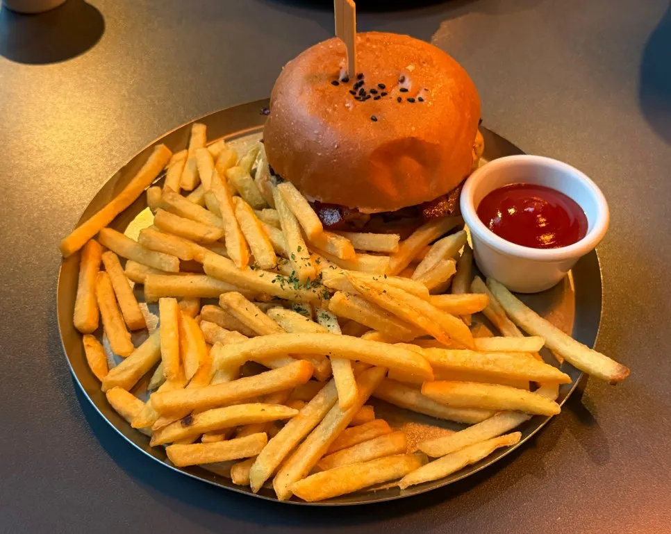 Bacon cheese burger set with fries and a cola