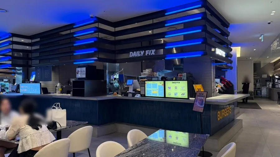 Entrance to the Daily Fix Hannam storefront