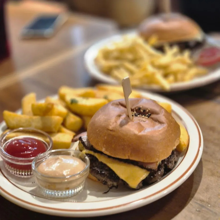 Full spread of Daily Fix's signature bacon cheeseburger