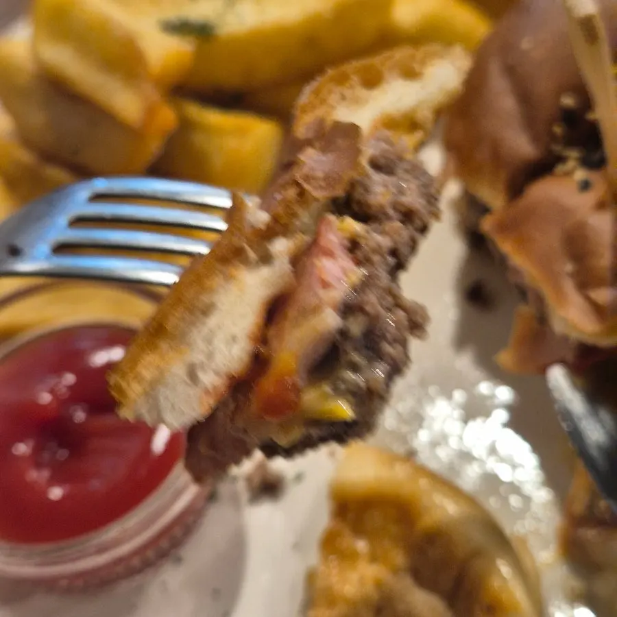 100% Korean beef patty seared crisp on the outside