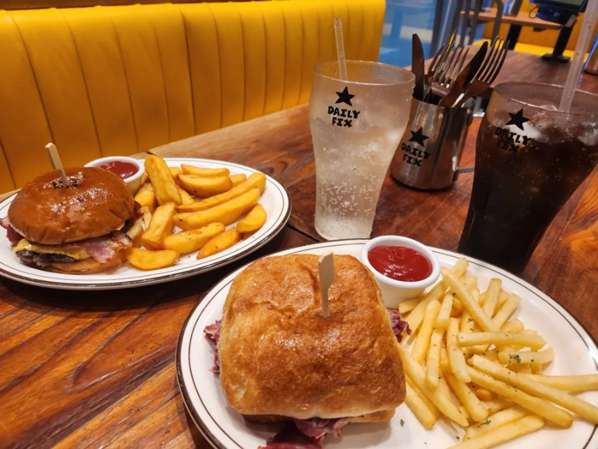 Daily Fix bacon cheese burger and fries set