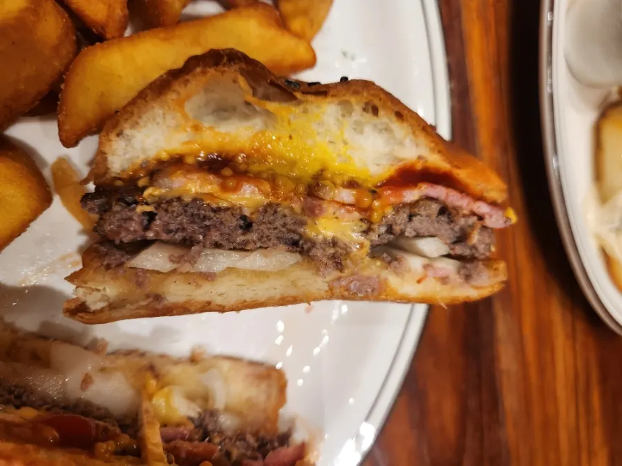 Both types of fries served with the burger set