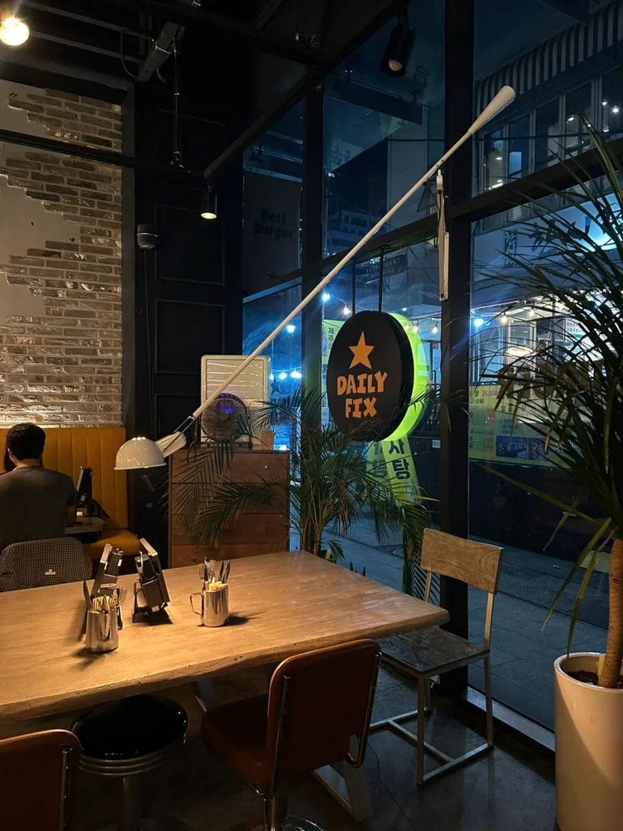 Interior with New York diner vibe
