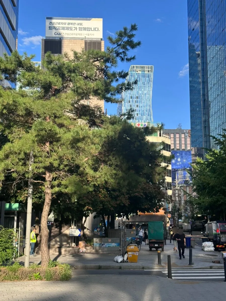 Exterior of Daily Fix Euljiro near City Hall Station