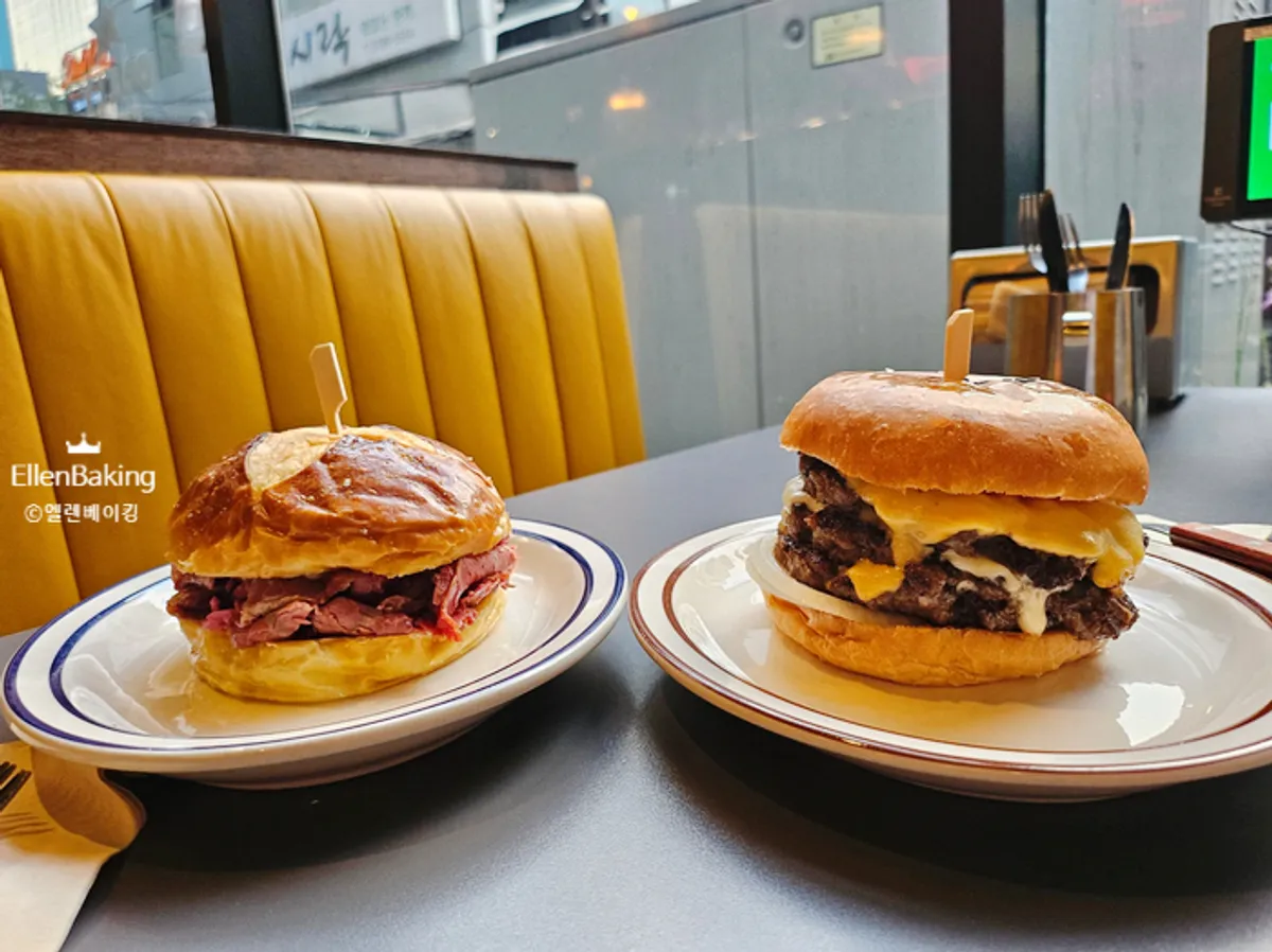 The burger and sandwich served on the table