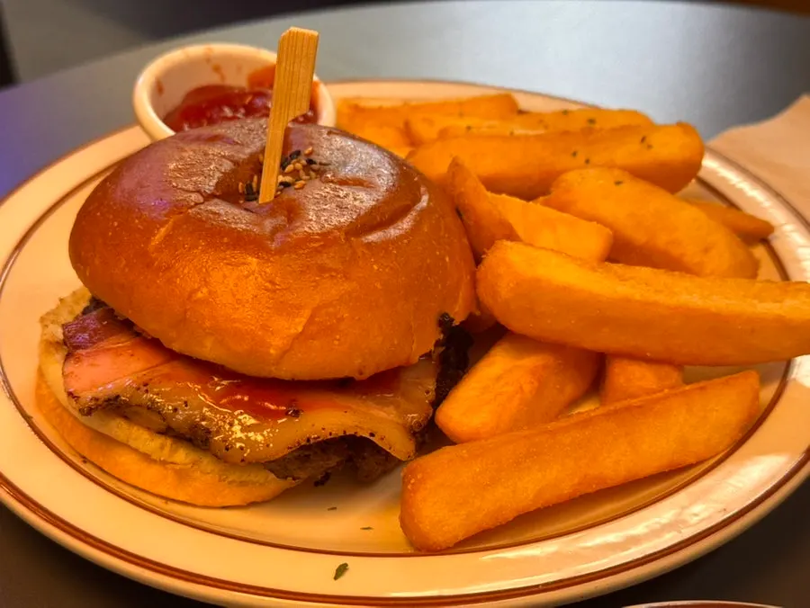 Bacon cheeseburger paired with Pepsi