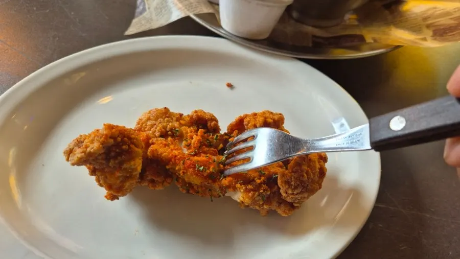 치킨스트립과 함께 나온 소스 두 종