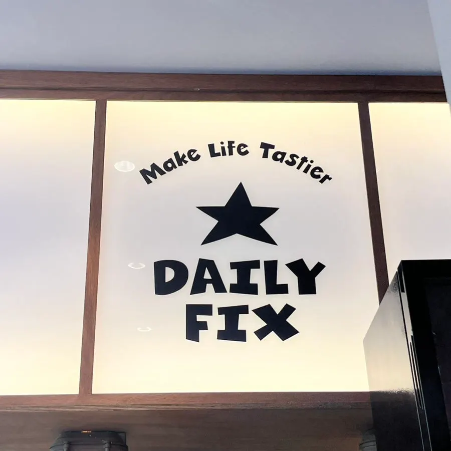 Solo-dining zone seating at Daily Fix Seoul National University Entrance