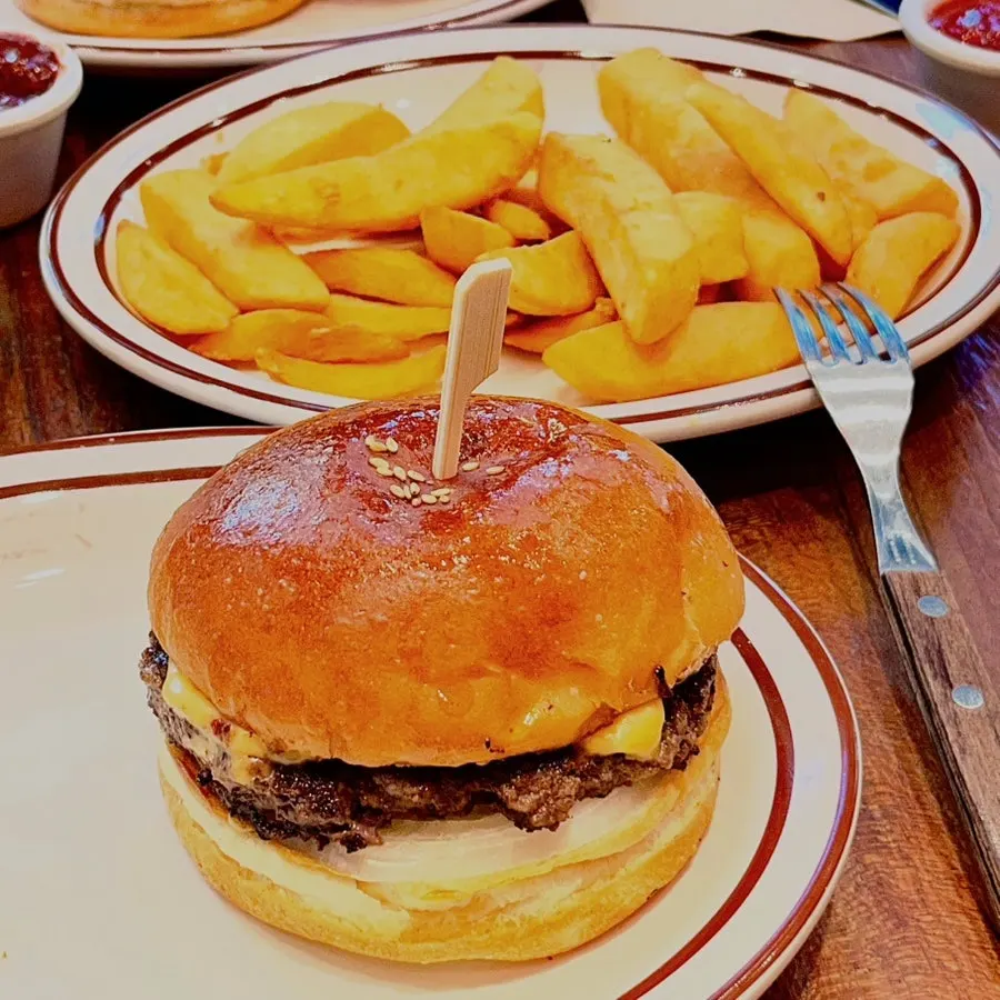 Cheeseburger at Daily Fix
