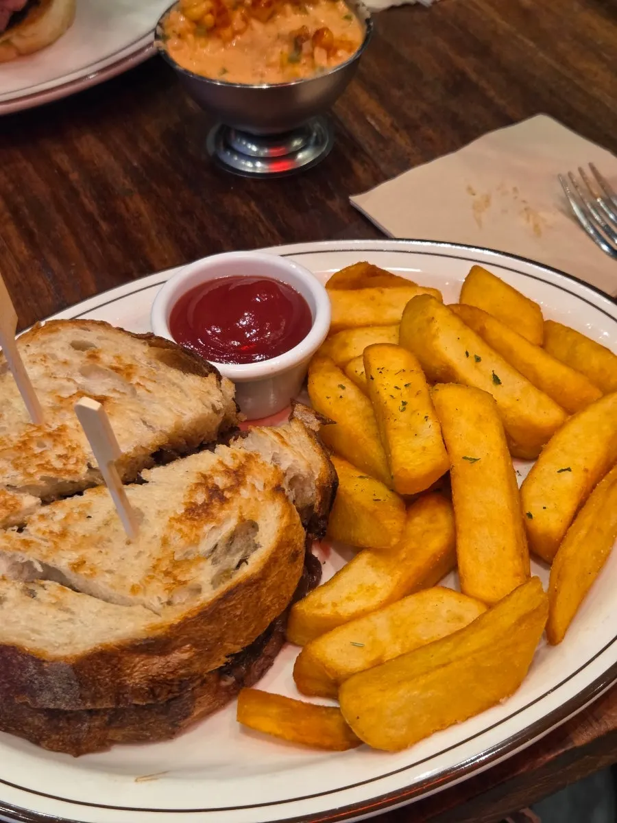 Patty melt with caramelized onions