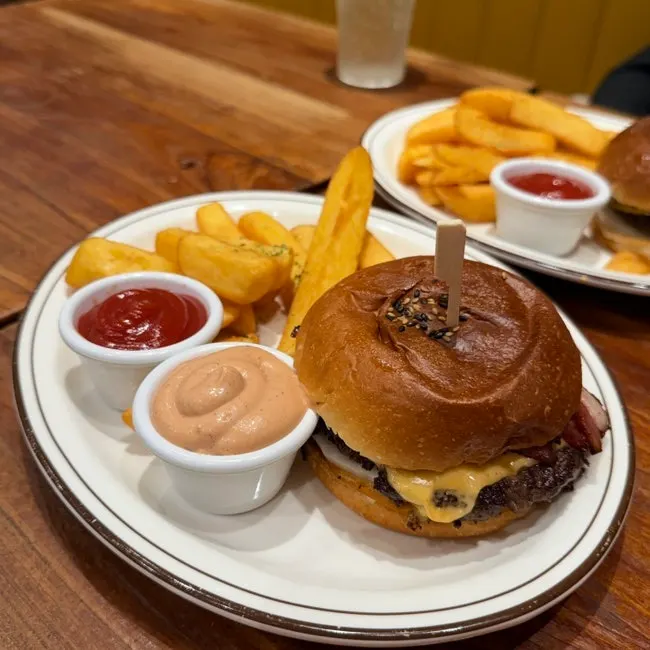 Daily Fix bacon cheeseburger with thick, clingy sauce