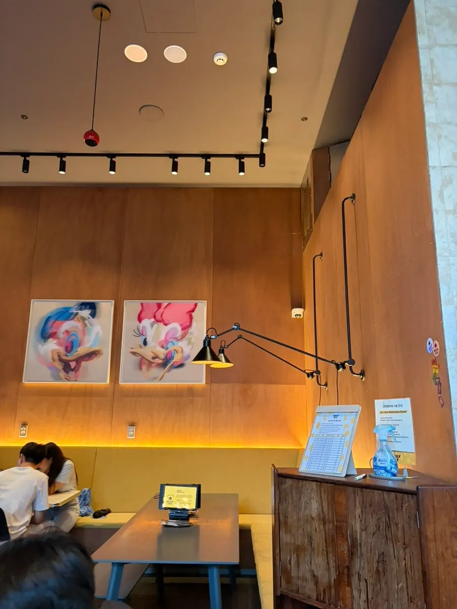 Area around the entrance of Daily Fix Gangnam Main Branch