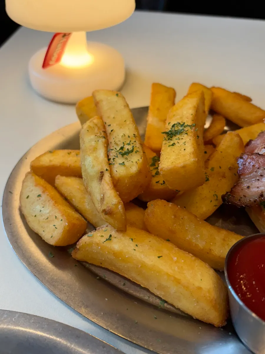 Thick-cut 18mm fries