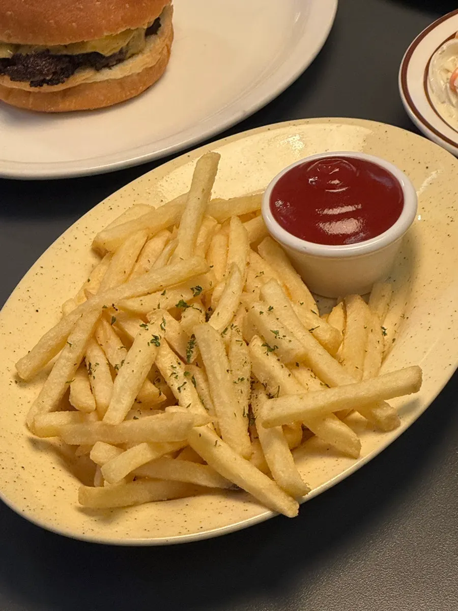 Plate of fries served quickly at Daily Fix