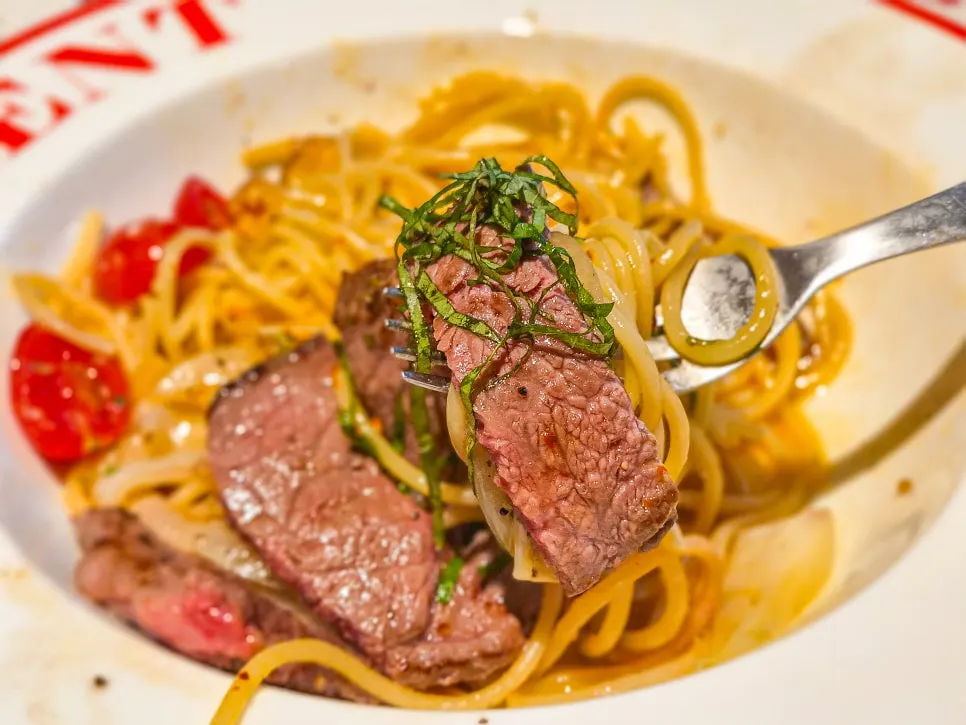 Garlic oil pasta with beef