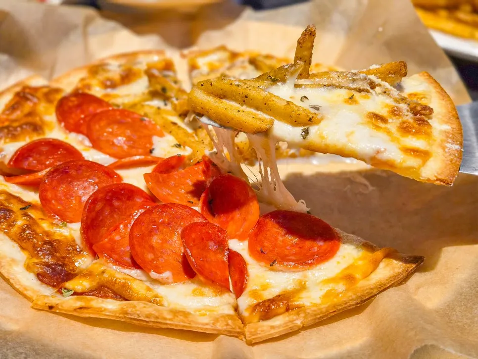 Half-and-half pizza with two flavors