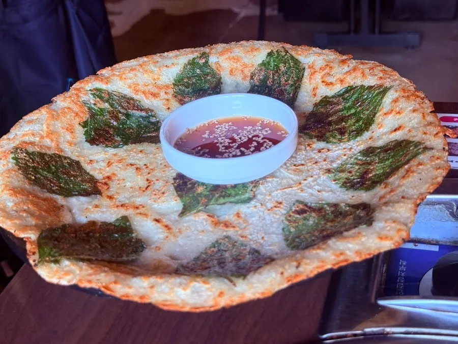 Spicy dakgalbi sauce mixed with cheese