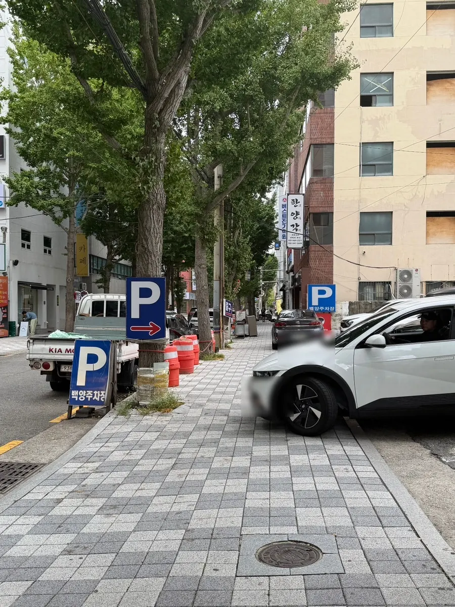 부산역에서 초량 방향 골목길 풍경