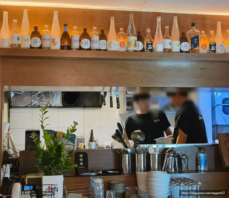 Drinking table at Dambaek Jujeom with somaek