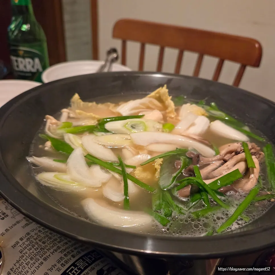A generous serving of kalguksu