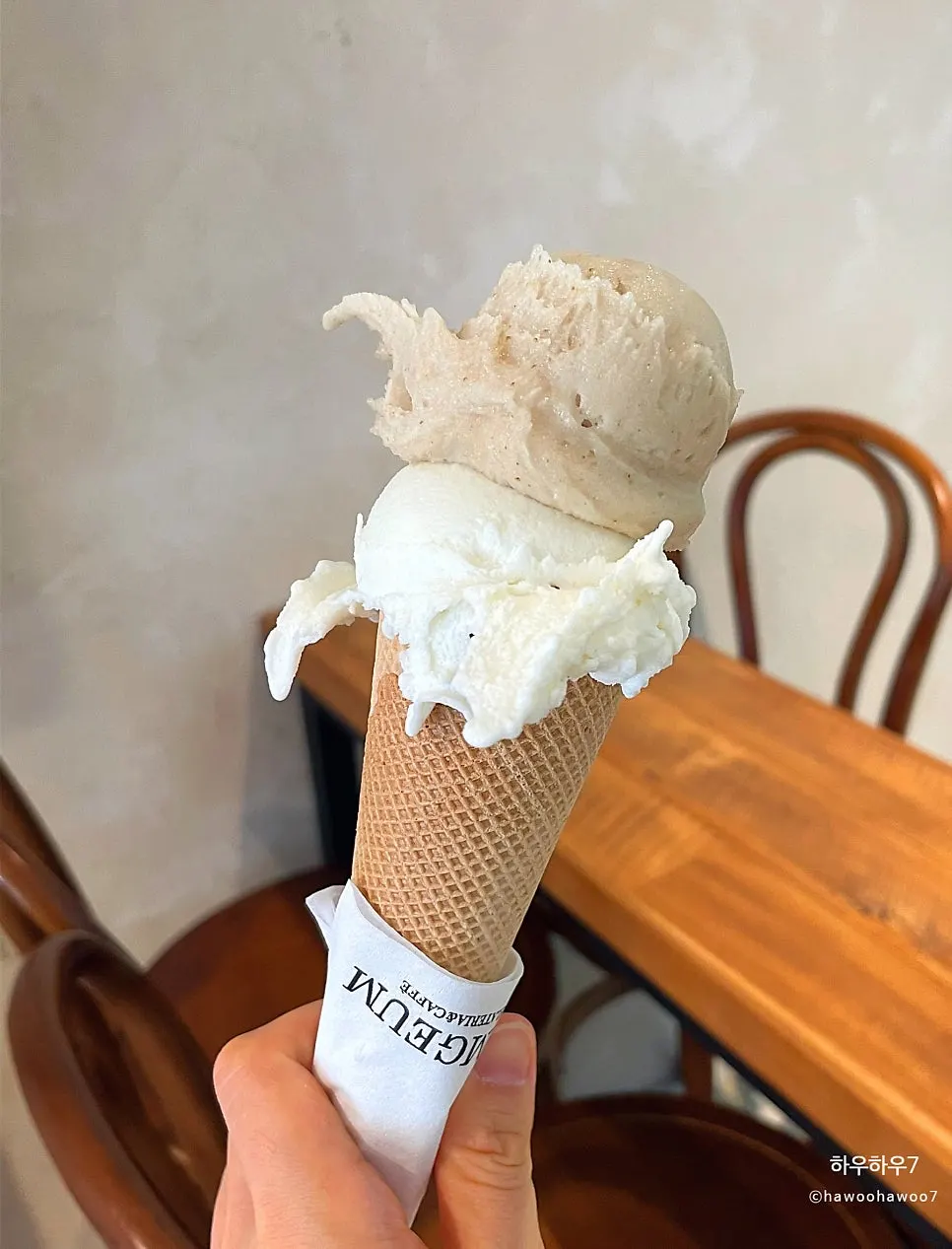 Two-flavor cone with Yeongam fresh fig and Andong baekjinju rice