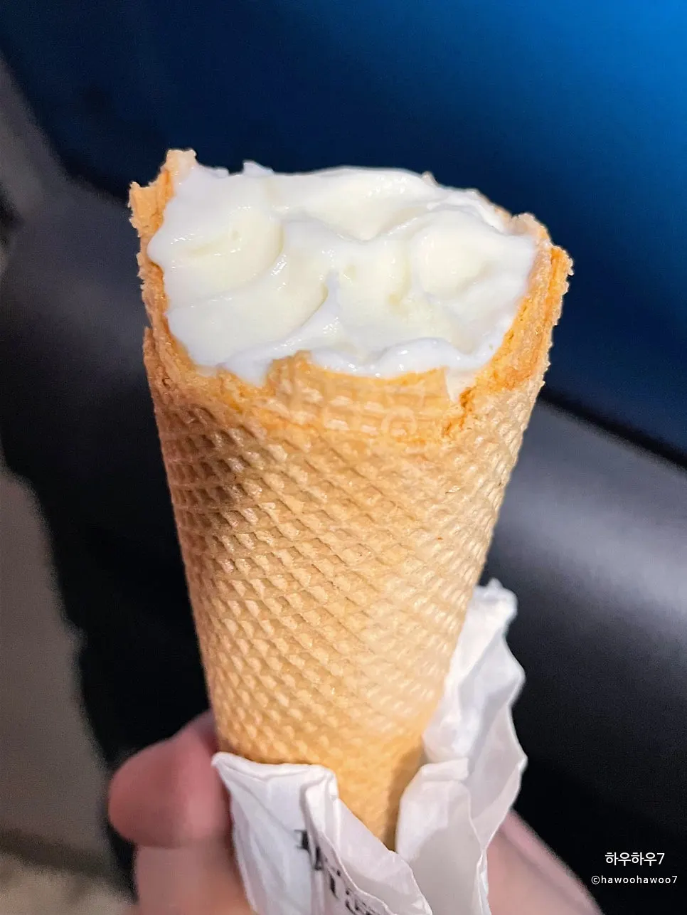 Chewy-textured pure milk gelato cone