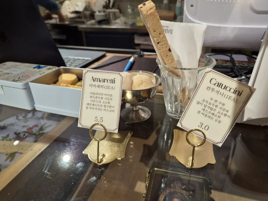 사브레와 통밀쿠키 디저트 코너