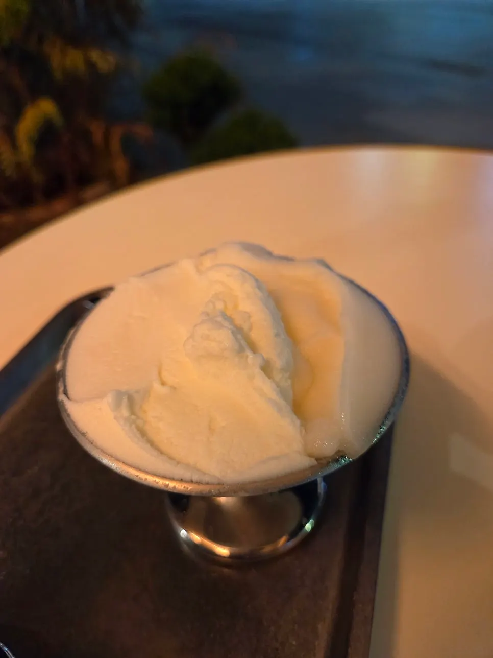 Stracciatella and Gyeongsan nectarine gelato cup