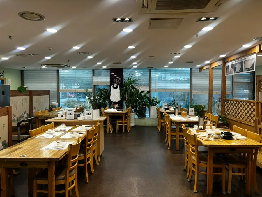 다밀 검단점 6인석 좌석 공간