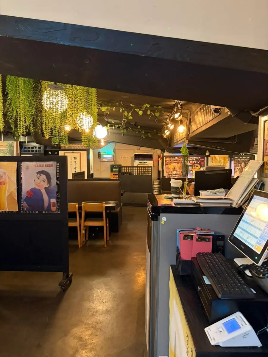 Hall seating at Damiseon Gangnam Station Branch suitable for group gatherings