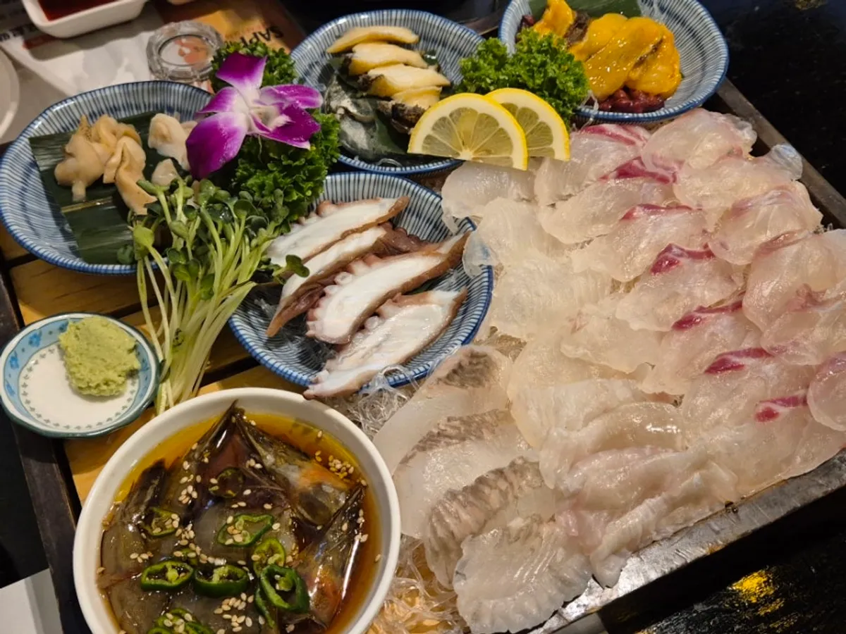 두툼하게 썰린 대광어와 참돔 회