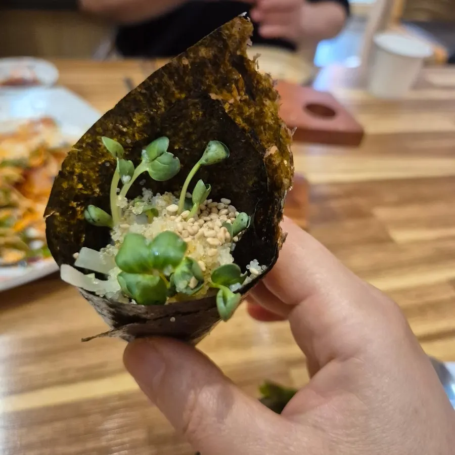 세 개로 준비된 날치알 데마끼