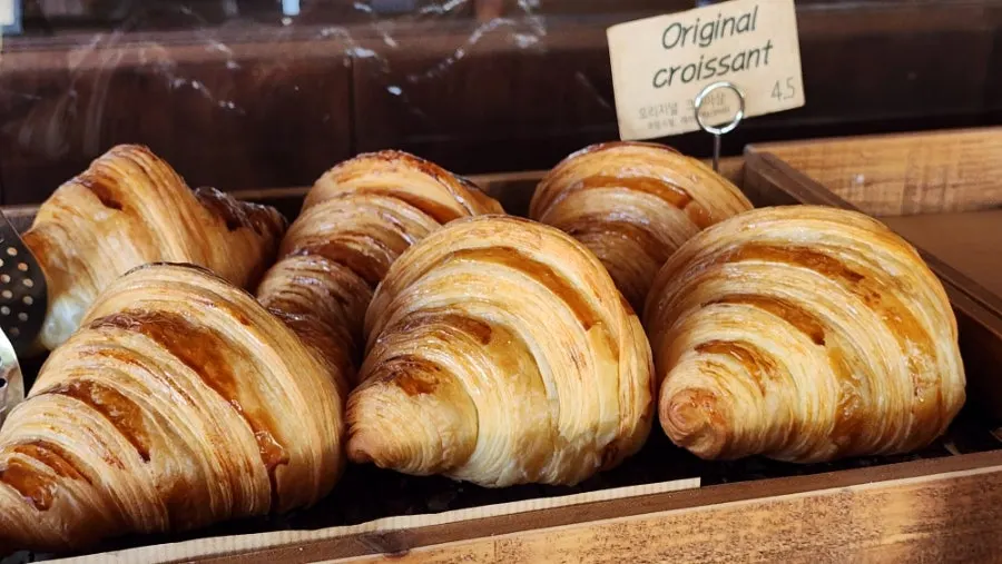 Foto terakhir deretan bakery Frank Coffin Bar