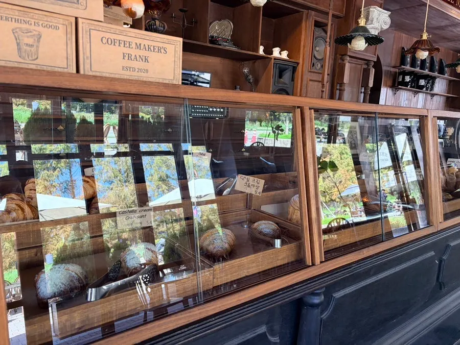 Clean showcase filled with bakery items