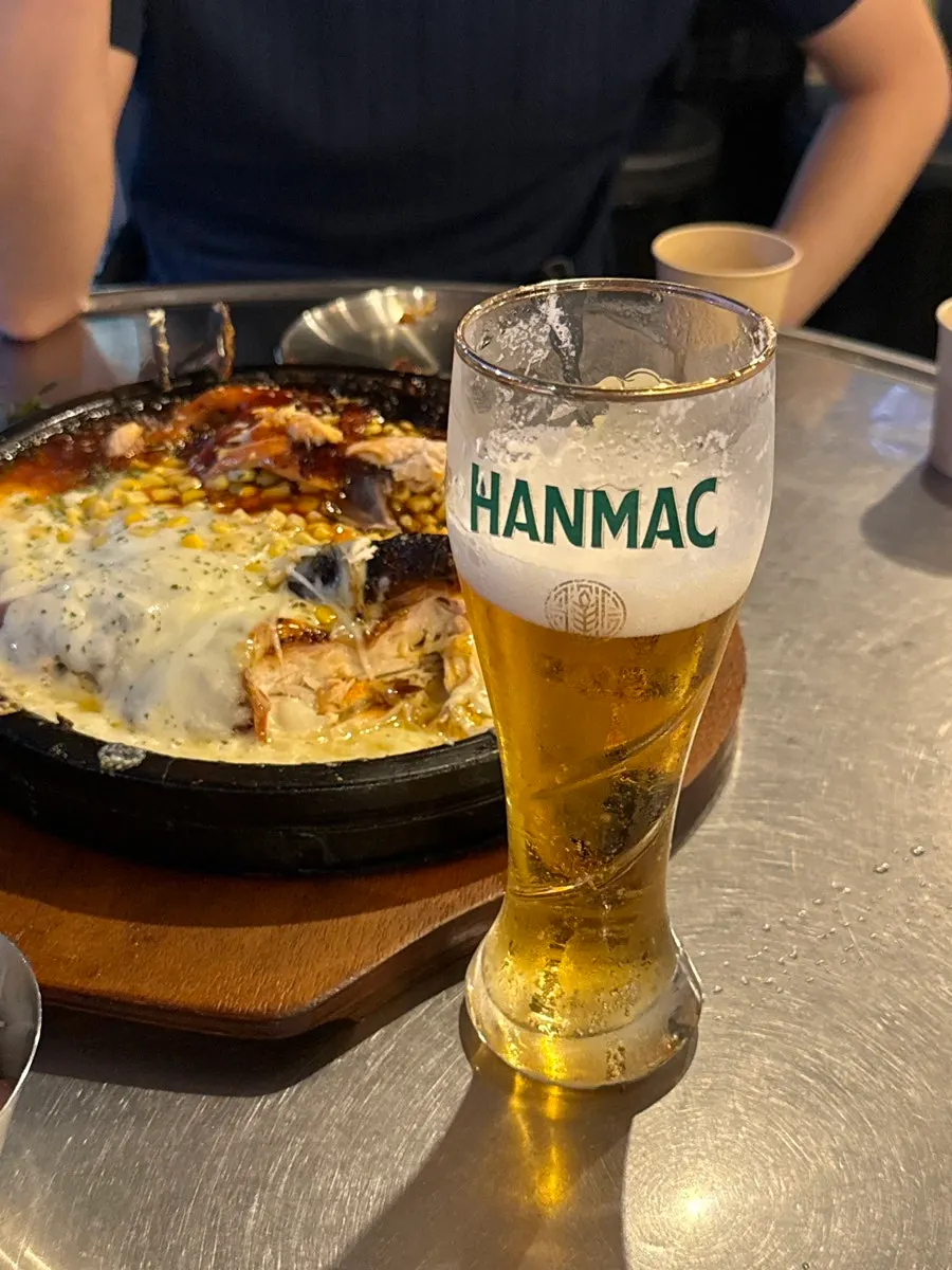 Half-and-half chicken paired with draft beer