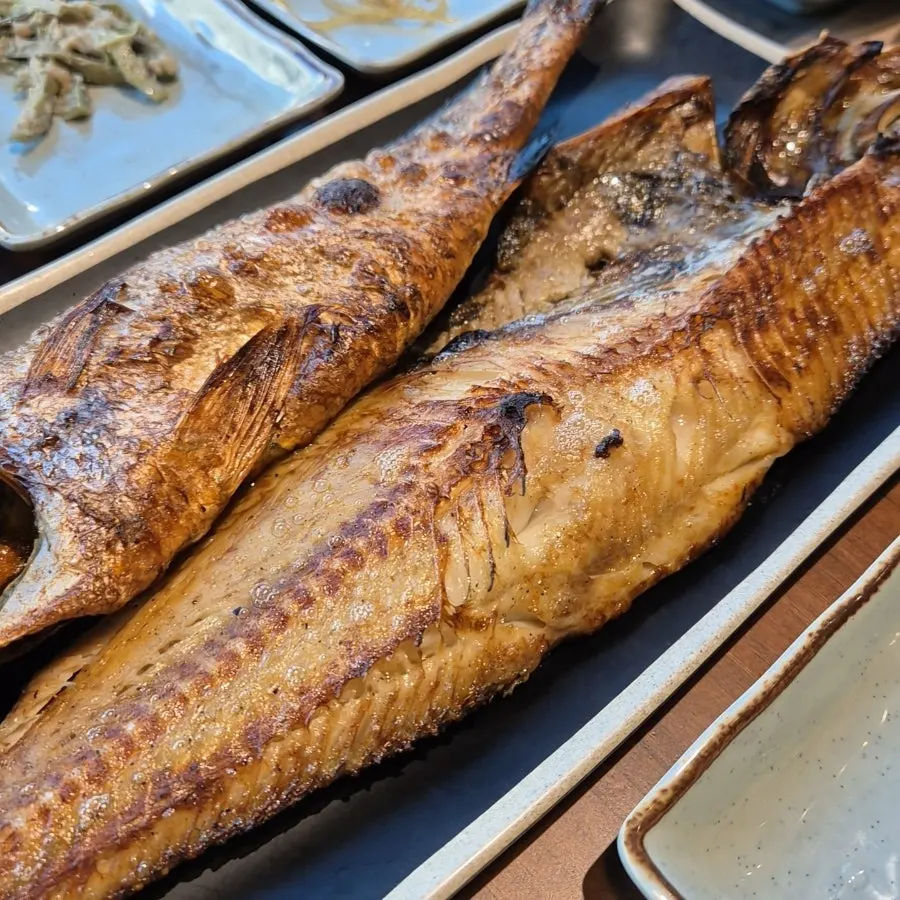Visit to Hwadeogeuro Gan Godeungeo for grilled fish