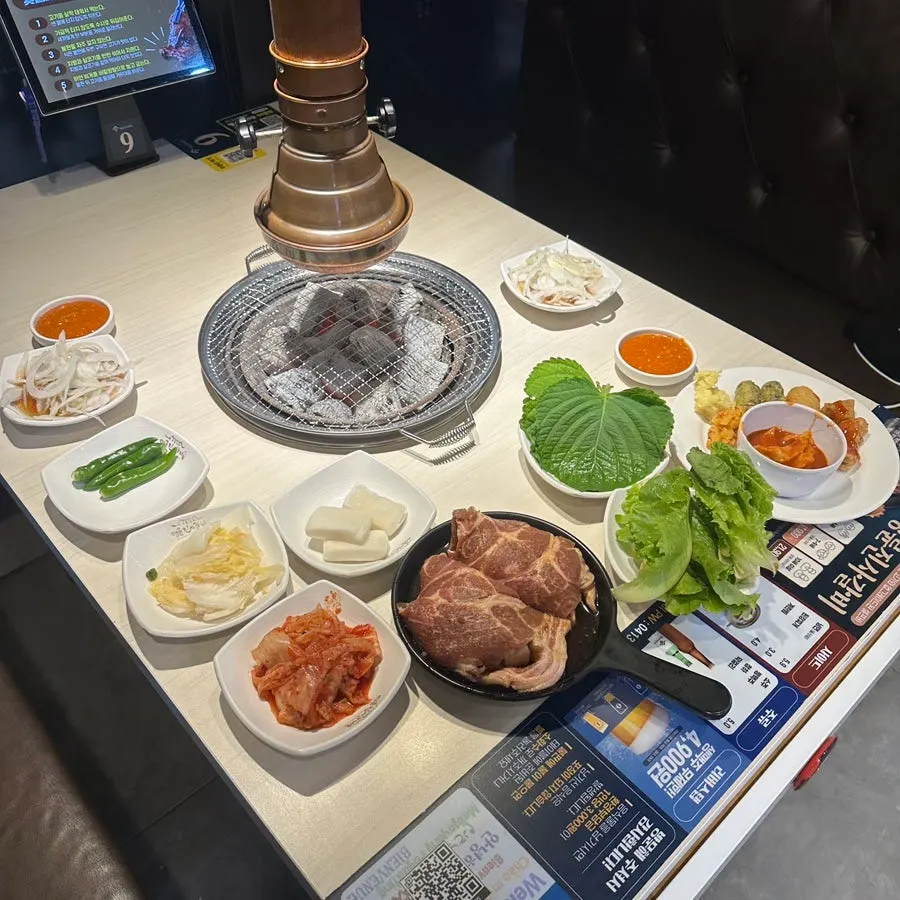 Unlimited charcoal galbi and charcoal-grilled whole makchang