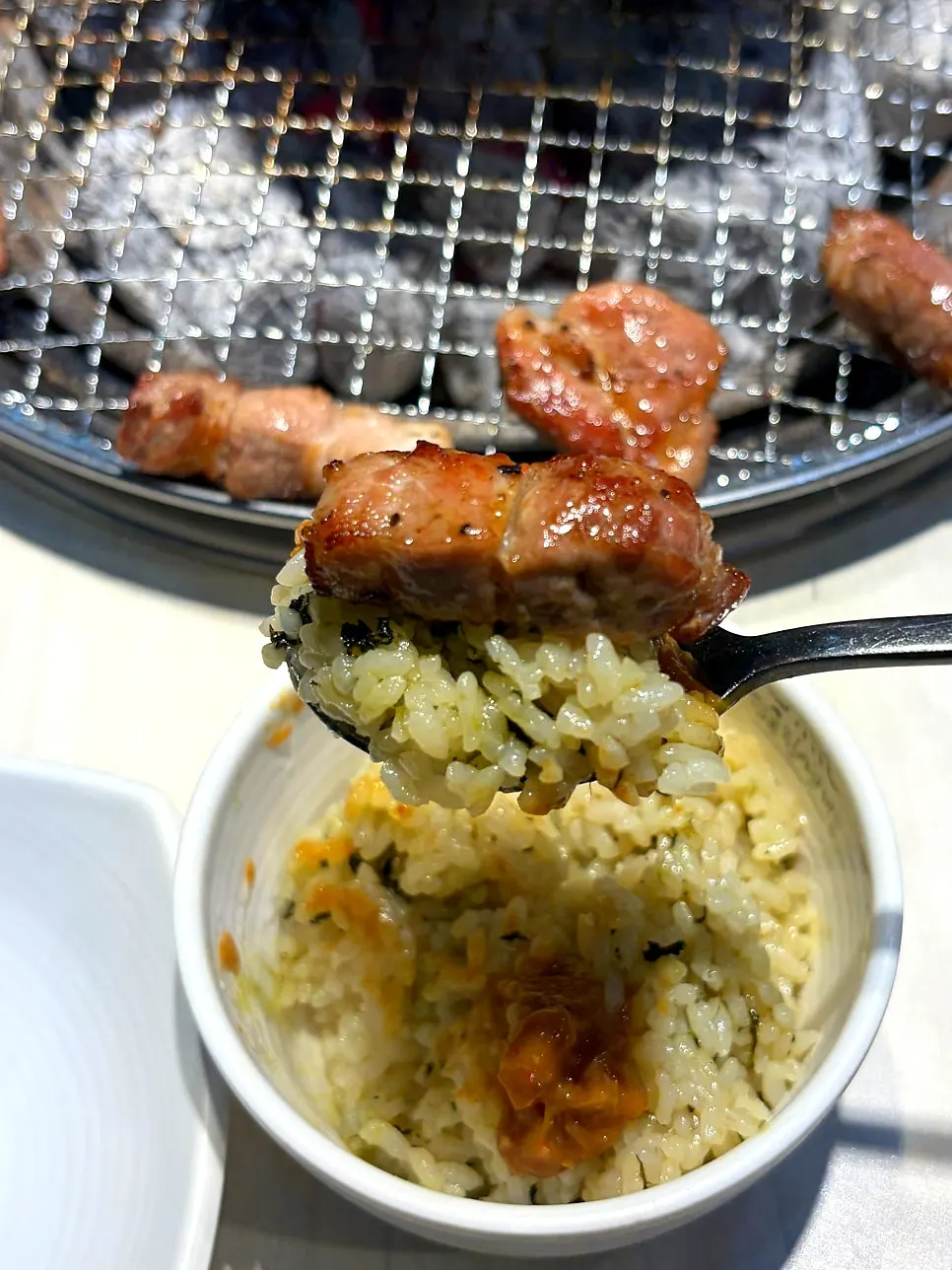 깻잎과 마늘에 싸 먹는 삼겹살