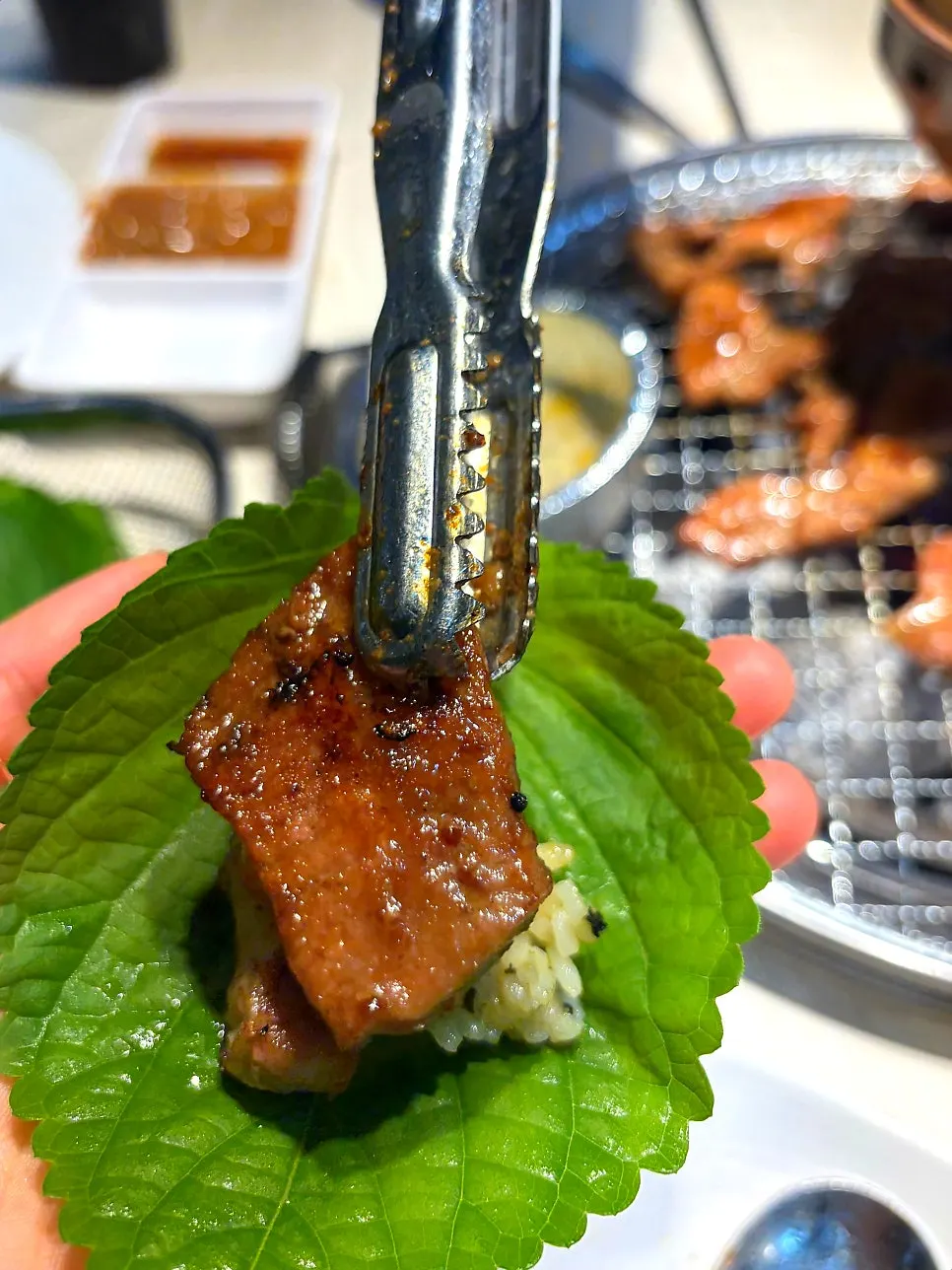 달짝지근하게 익은 명륜진사갈비 양념돼지갈비