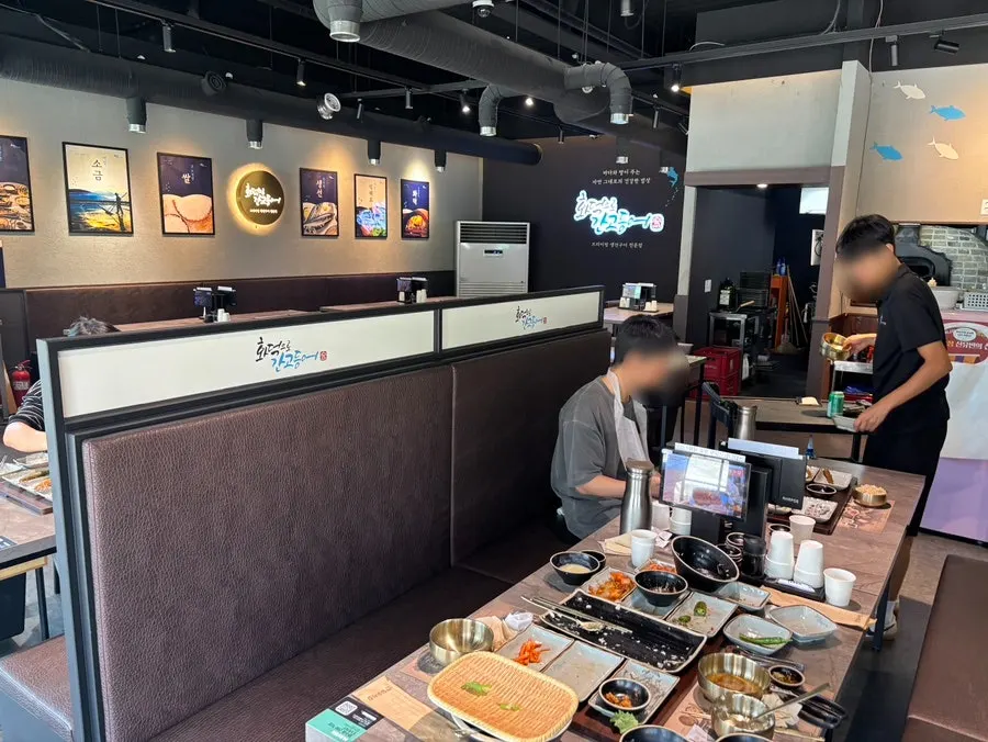 Tables for family meals and group seating